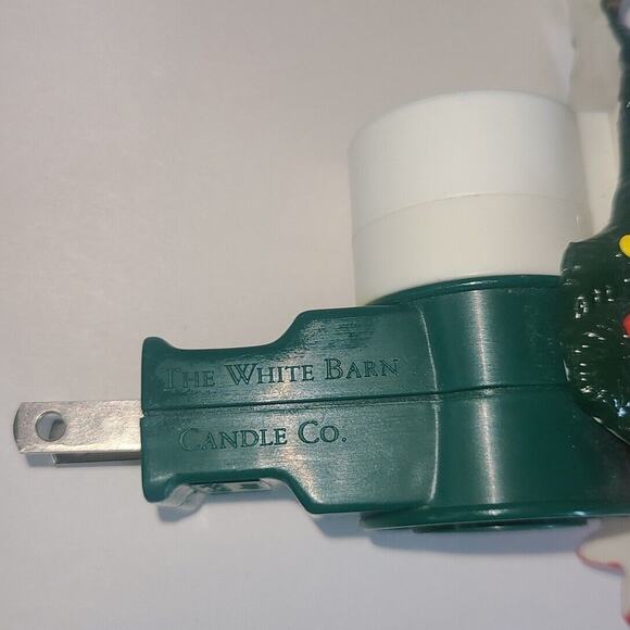 White Barn Candle Co Christmas Plug in oil warmer Christmas Tree wallflowers BBW - Picture 8 of 8
